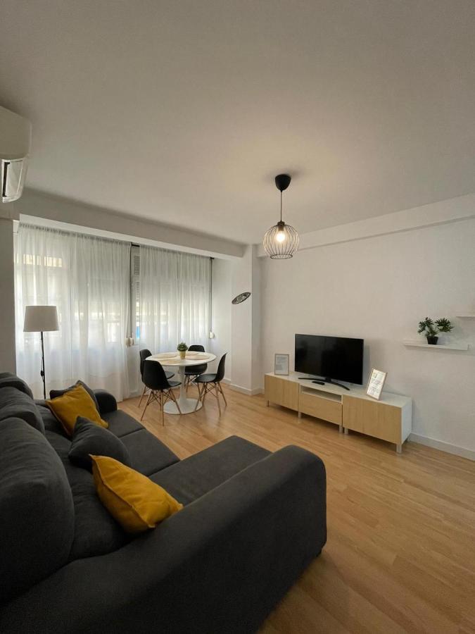 Holidays2Malaga 2 Bedroom Armengual De La Mota Close Shopping Center Exterior foto